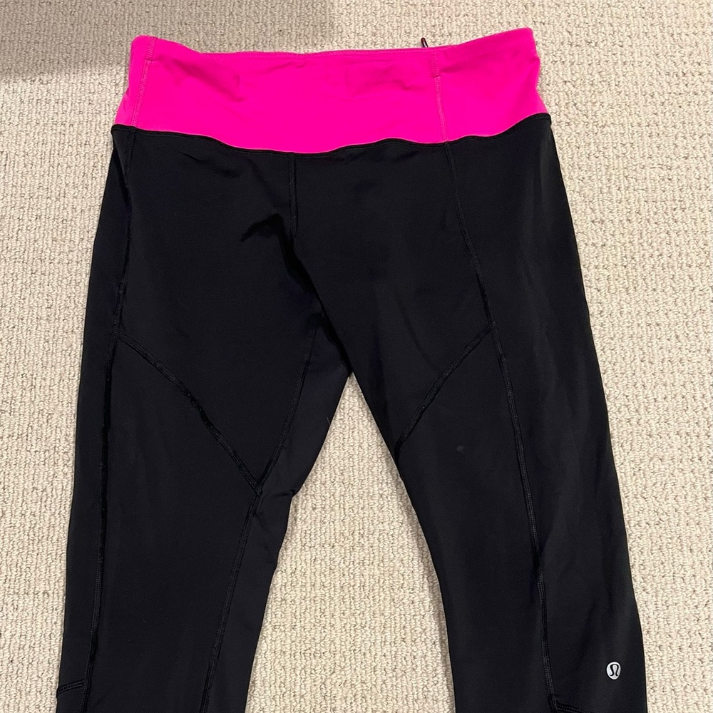 Lululemon running tights size 10. In great condition. Very minimal wear.